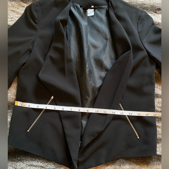 H&M a-symmetrical blazer - Picture 8 of 11